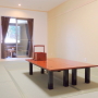Warabian (14 tatami mat room + room with 2 beds)